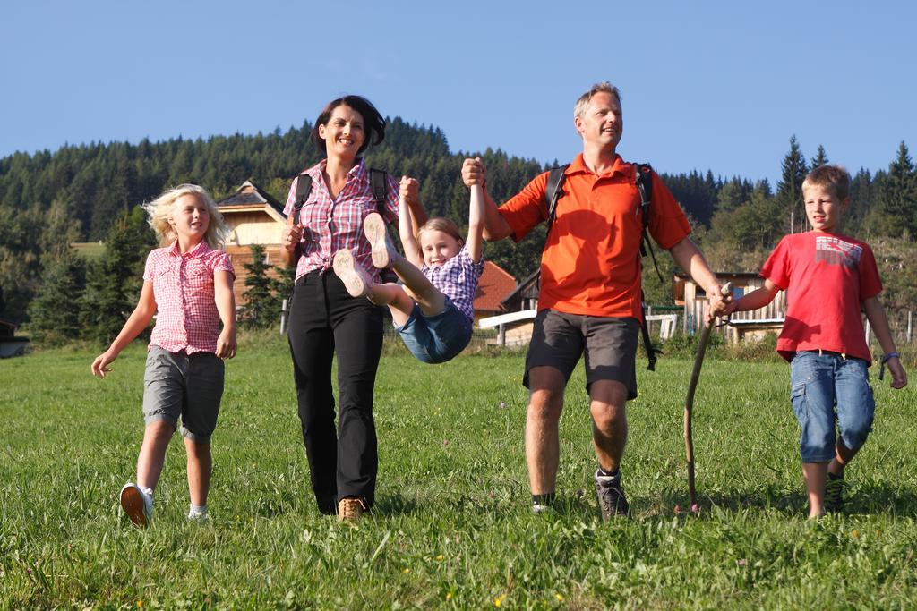 Familienhotel Petschnighof Diex Екстер'єр фото